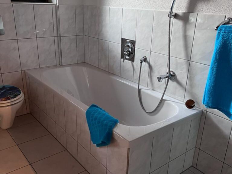 Konstanz Bodensee Seensucht Bad mit Badewanne