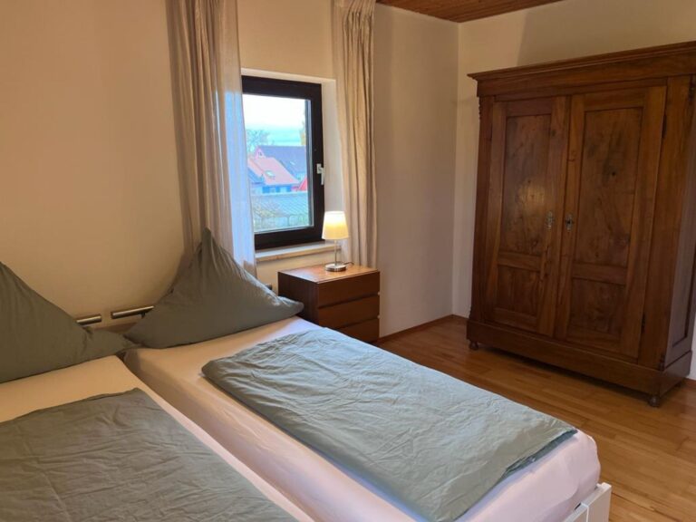 Konstanz Bodensee Seensucht Schlafzimmer mit Doppelbett 2