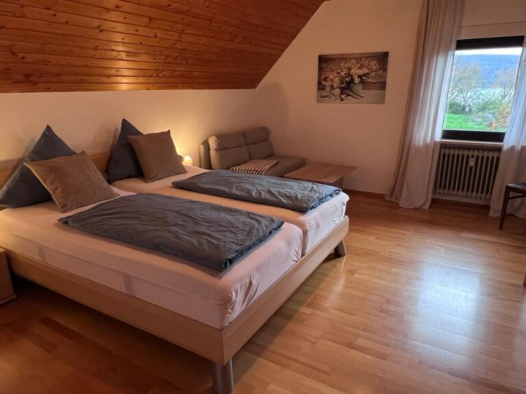 Konstanz Bodensee Seensucht Schlafzimmer mit Doppelbett 4