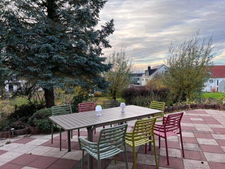 Konstanz Bodensee Seensucht Terrasse mit Essbereich 1