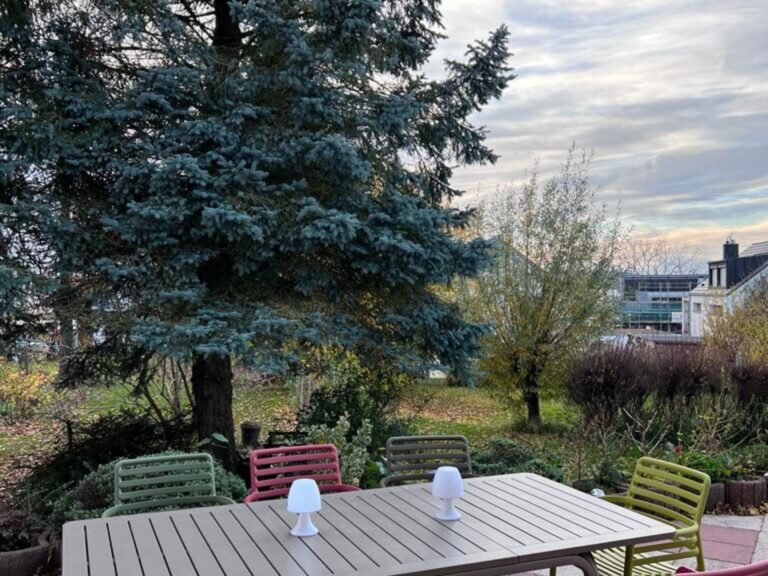 Konstanz Bodensee Seensucht Terrasse mit Essbereich 3