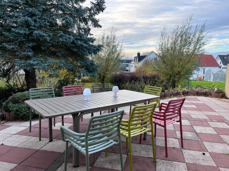 Konstanz Bodensee Seensucht Terrasse mit Essbereich