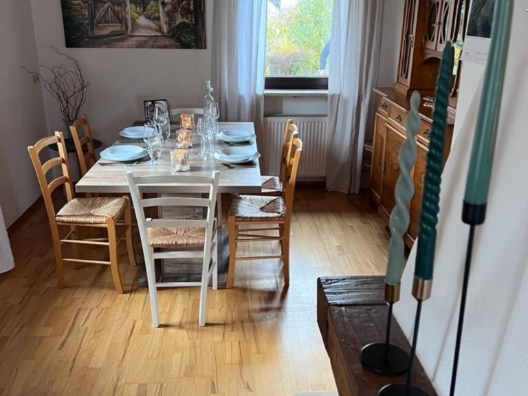 Konstanz Bodensee Seensucht Wohnzimmer Essbereich 3