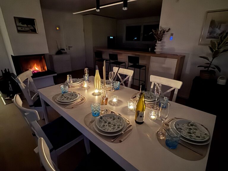 Konstanz Bodensee Seeseensucht Wohnzimmer mit Essbereich 8