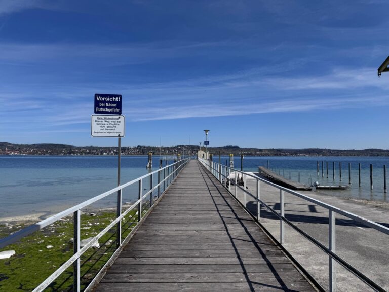 Konstanz und Bodensee S chiffsanlegeplatz in Dingelsdorf