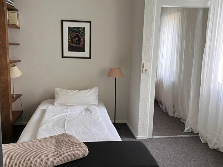 Seeglueck Haeusle Konstanz Bodensee Durchgangsschlafzimmer
