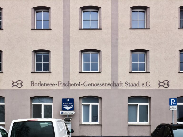 Seeglueck Hafenblick Konstanz Bodensee Gebaeudeansicht