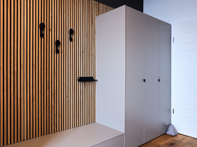 Seeglueck Hafenblick Konstanz Bodensee Kleiderschrank und Garderobe