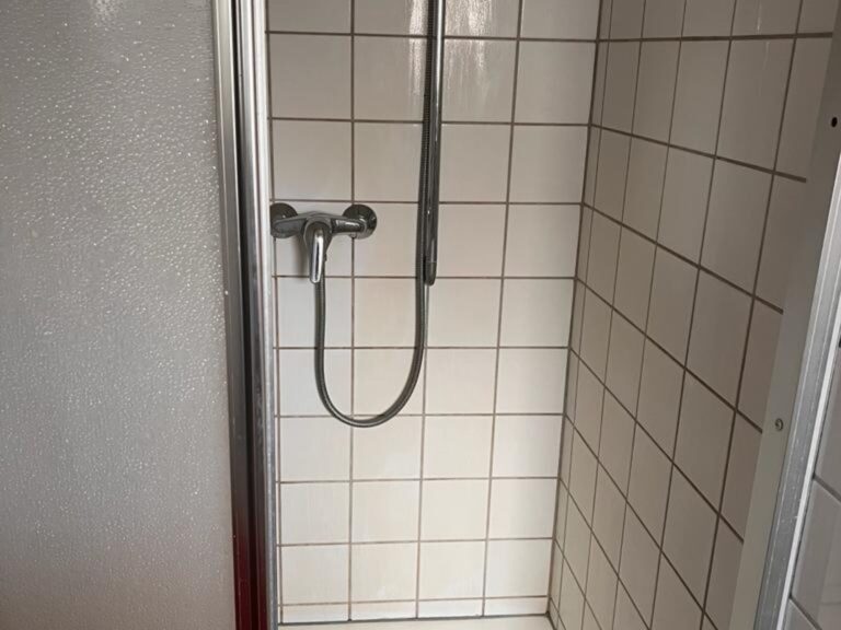 Seeglueck Oase Konstanz Bodensee St Johan Retro 2 Bad mit Dusche 2
