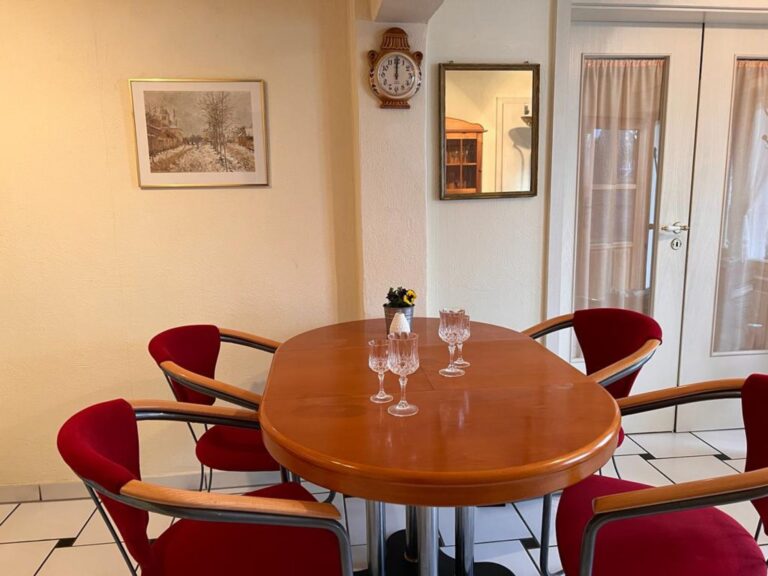 Seeglueck Oase Konstanz Bodensee St Johan Retro 2 Wohn und Esskueche 2