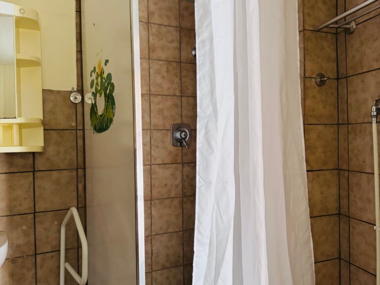 Seeglueck Oase konstanz Bodensee St Johan Retro 1 Bad mit Dusche 2