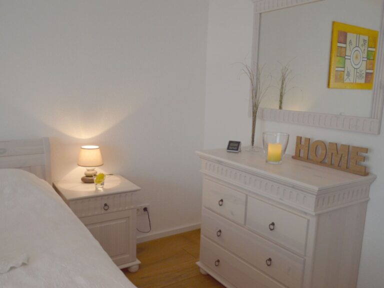 Seeglueck Rheinparadies Konstanz Bodensee Schlafzimmer mit Doppelbett 4