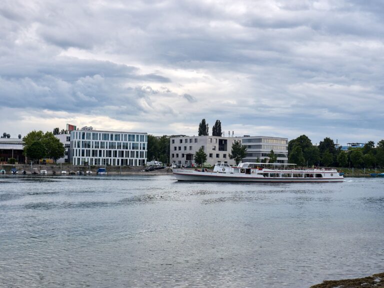 Konstanz Bodensee Ufertraum Blick aufs Wasser