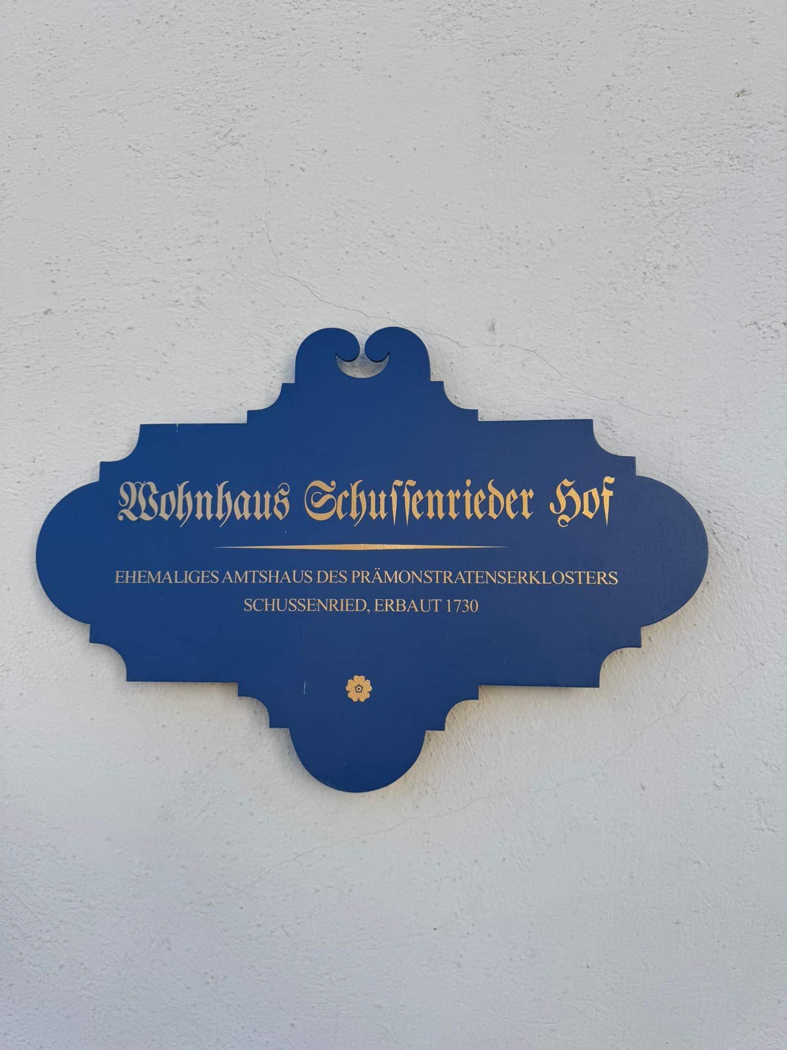 Ferienwohnungen 2 Gebäudetafel