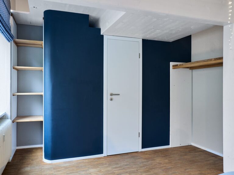 seeglueck | altstadt loft | urban 15 garderobe 01