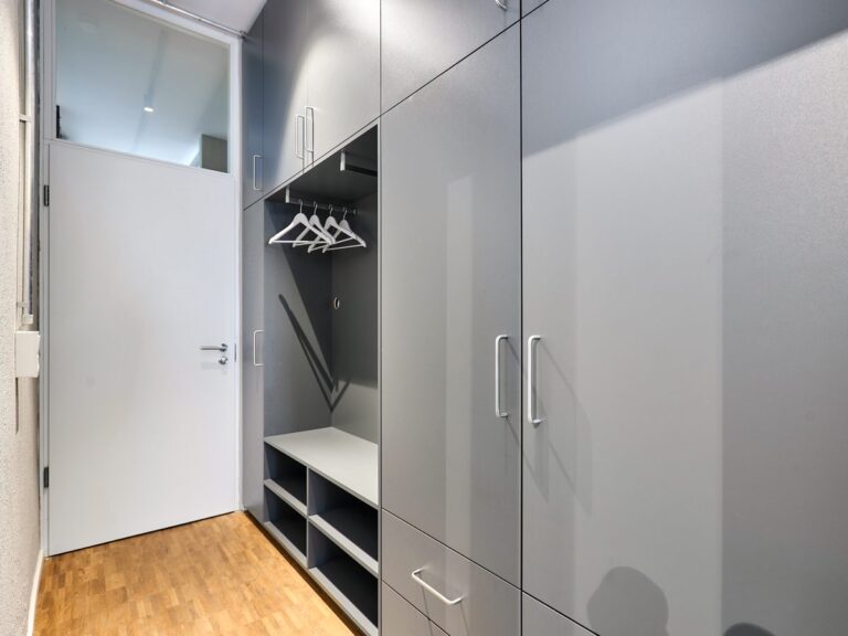 seeglueck | altstadt loft | urban 18 garderobe 04