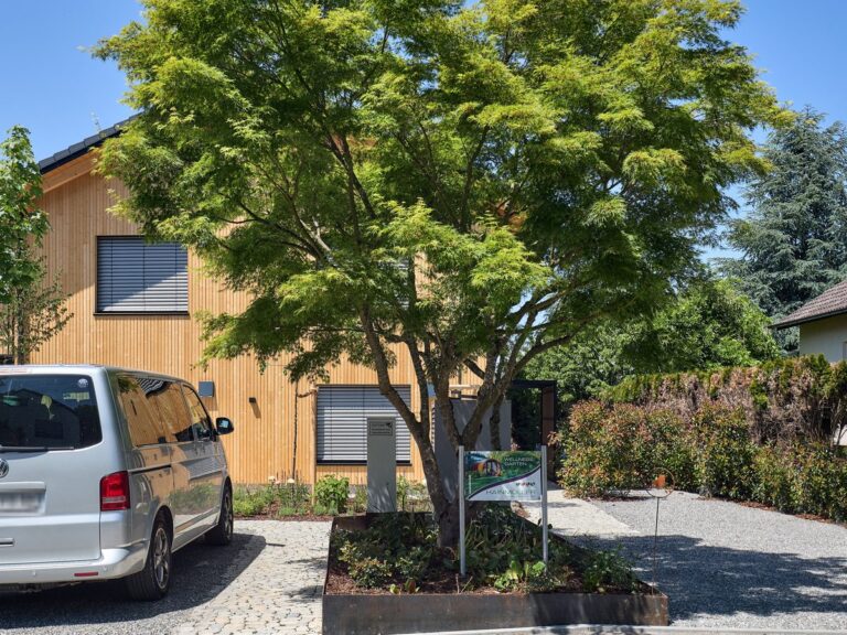 seeglueck | Pfingstrose | Rosenhof 39 Rosenhof Aussenansicht Baum