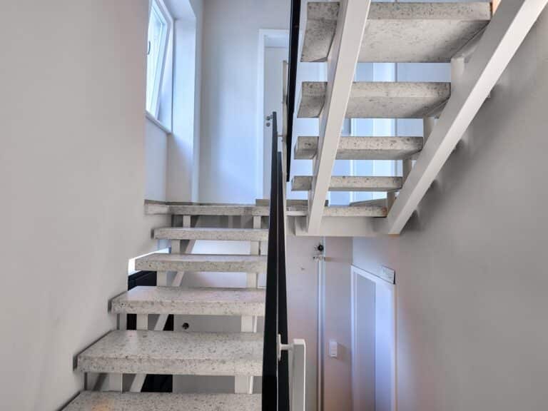 seeglueck | Altstadt refugium | hofgarten 4 Treppenhaus 01