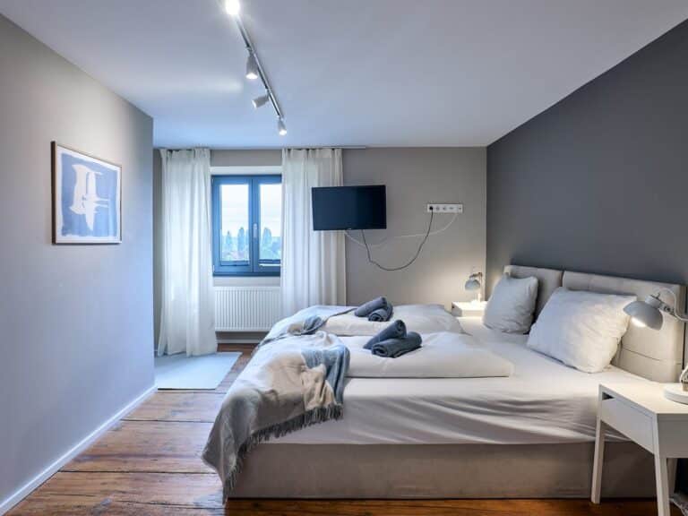 Schlafzimmer 01